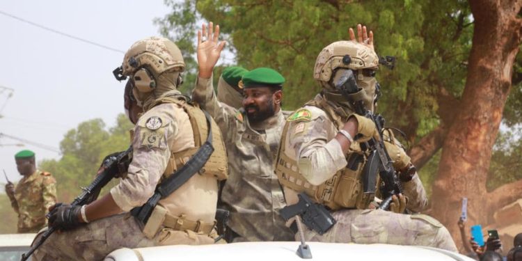 Mali: ECOWAS maintains sanctions but urges dialogue