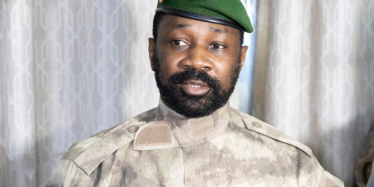 Mali: ECOWAS maintains sanctions but urges dialogue