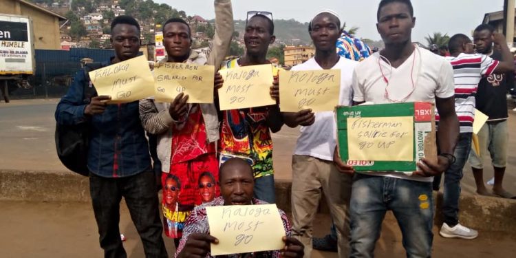 Fisheries ministry mediates in stand-off between fishermen and trawler owners