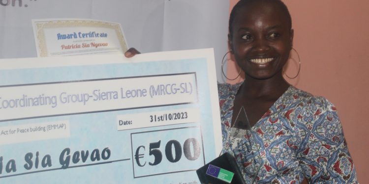 Patricia Sia Gevao is the star winner of the Maiden edition of the Inclusive and Anti-Conflict Journalism Award. She beats nine other journalists who stories were evaluated. Photo credit, Hassan Kamara, ManoReporters.