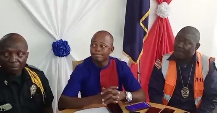 Liberian National Police spokesman (M) takes questions from the press in Monrovia on Tuesday, November 21. Photo credit, Screenshot, Kemo Cham, ManoReporters