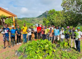 Staff and students of Koinadugu College, including its founder and Principal, Dr Alhaji Umar Njai, pose with community volunteers after a tree planting exercise within the college campus in Kabala, district headquarters of Koinadugu, on Saturday, June 16, 2024. Photo credit, Patricia Conteh, Koinadugu College.