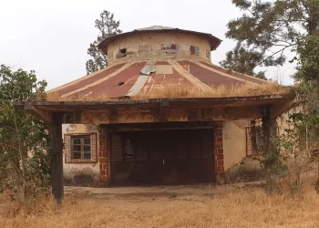 Home of late South African singer and Anti-Apartheid activist, Miriama Makebea in Dalaba, Guinea. Image, www.guinee7.com