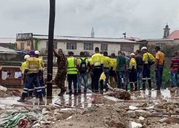 Search and Rescue workers at the scene of the disaster where the seven-story building collapsed in Freetown. Image, NDMA.
