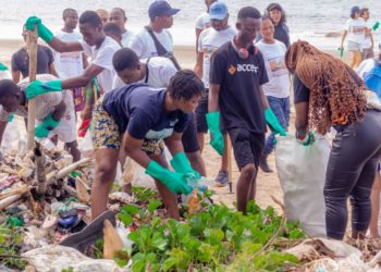 Volunteers sort out plastic from trash alone Lumley Beach on Saturday, 26th October, 2024. Image, EU Delegation to Sierra Leone