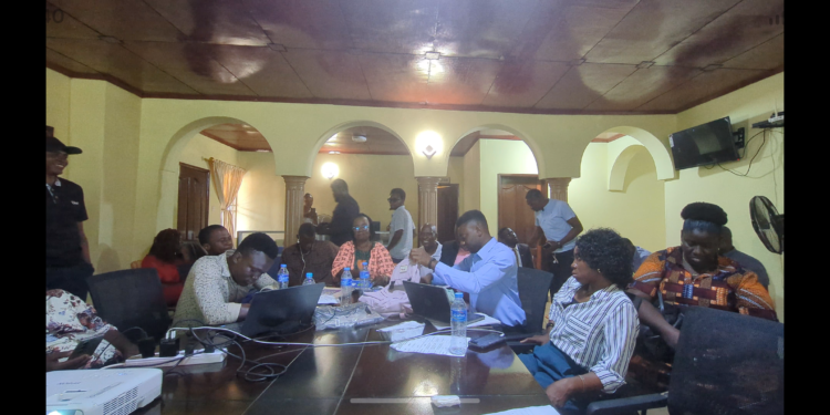 Finance Officers or their representatives meet with CSO representatives at Health Alert on healthcare budgets. Image, Kemo Cham, ManoReporters.