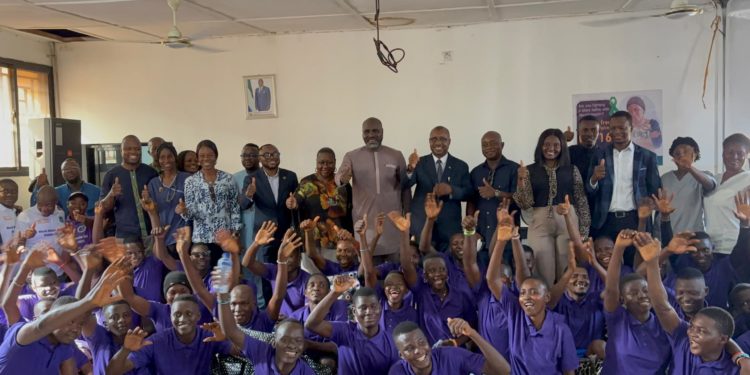 Rehabilitated ex-drug addicts pose with officials from the Ministry of health after a discharge ceremony on Thursday, 13th January, 2026. Image, Fatmata Sesay, ManoReporters.
