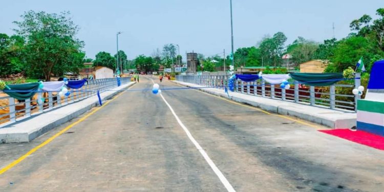 The newly inaugurated 25-kilometre Bandajuma–Pujehun highway includes a modern two-lane bridge – the Makibie River Bridge – and it marks a major improvement in transport connectivity within Pujehun District. Image, Brima Sannoh, ManoReporters.