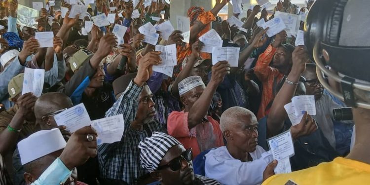 Chiefdom councilors, also known as Traditional Authorities, showing their cards during declaration of right day on June 4, 2026. Image, Brima Sannoh, ManoReporters.